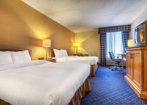 Econo Lodge Inn & Suites Norton Exteriör bild