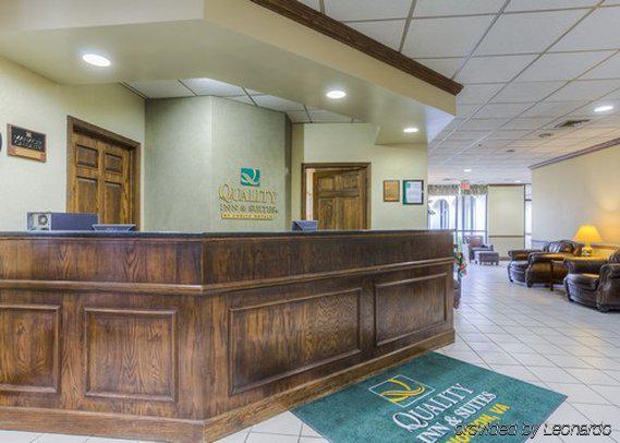 Econo Lodge Inn & Suites Norton Exteriör bild